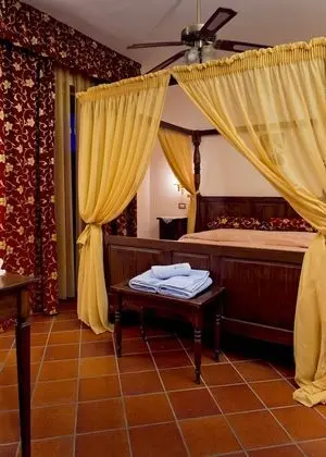 Tek Büyük veya İki Ayrı Yataklı Oda