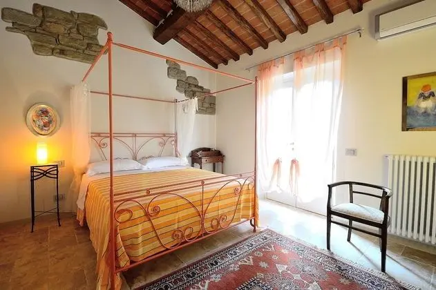 Kır Evi, 3 Yatak Odası, Havuz Kullanımı, Bahçe Manzaralı (3 bathrooms)