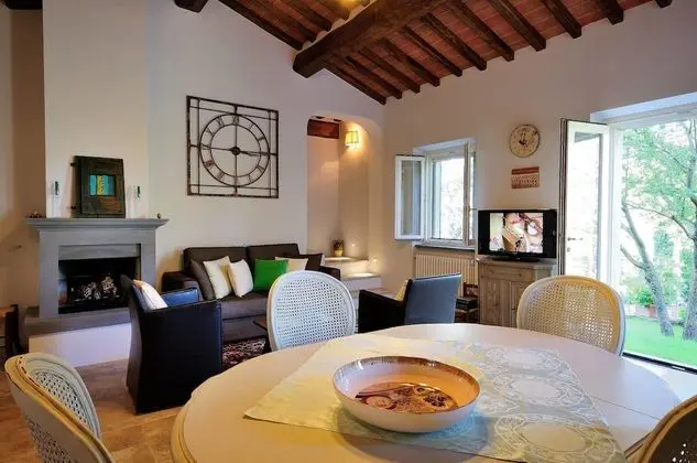 Kır Evi, 3 Yatak Odası, Havuz Kullanımı, Bahçe Manzaralı (3 bathrooms)