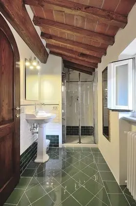 Kır Evi, 3 Yatak Odası, Havuz Kullanımı, Bahçe Manzaralı (3 bathrooms)
