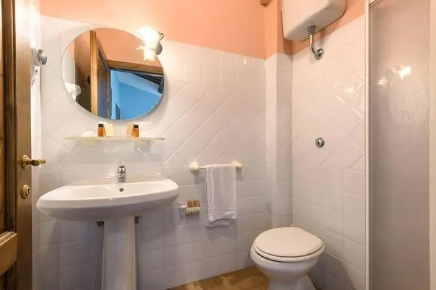 Comfort Tek Büyük veya İki Ayrı Yataklı Oda