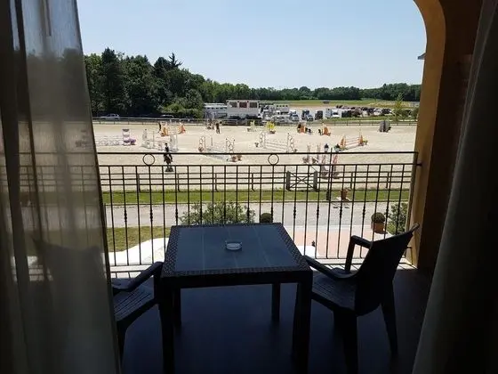 Üç Kişilik Oda, Balkon