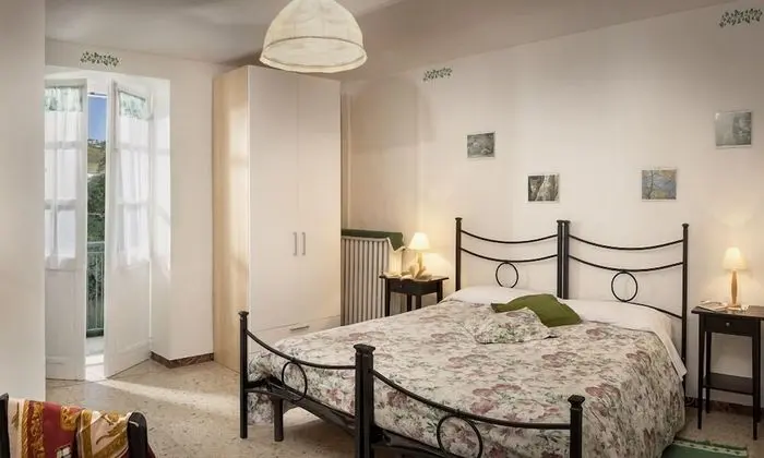 Tek Büyük Yataklı Oda, Tepe Manzaralı