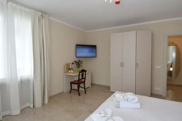 Panoramic Tek Büyük veya İki Ayrı Yataklı Oda, Göl Manzaralı (Classic vista lago - Rosa)