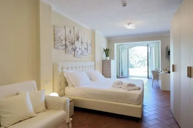 Panoramic Tek Büyük veya İki Ayrı Yataklı Oda, Göl Manzaralı (Junior Suite - Iris)