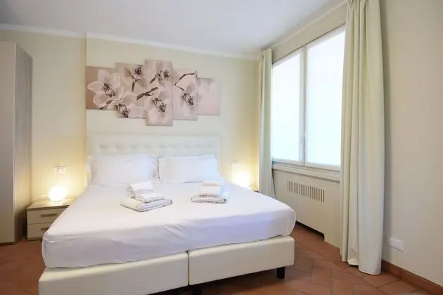 Panoramic Tek Büyük veya İki Ayrı Yataklı Oda, Göl Manzaralı (Suite con veranda vista lago Orchidea)