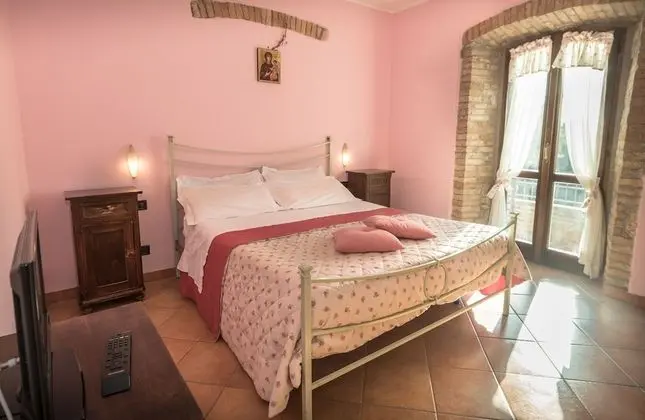 Comfort Tek Büyük Yataklı Oda, 1 Büyük (Queen) Boy Yatak, Özel Banyo, Bahçe Manzaralı (Rosa)