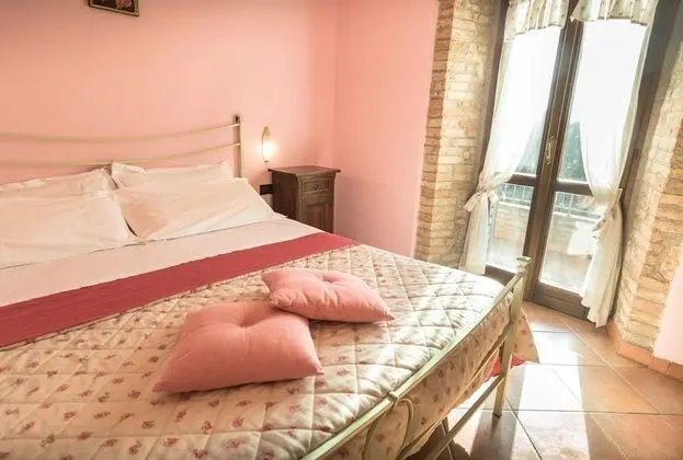 Comfort Tek Büyük Yataklı Oda, 1 Büyük (Queen) Boy Yatak, Özel Banyo, Bahçe Manzaralı (Rosa)