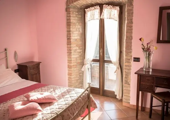 Comfort Tek Büyük Yataklı Oda, 1 Büyük (Queen) Boy Yatak, Özel Banyo, Bahçe Manzaralı (Rosa)