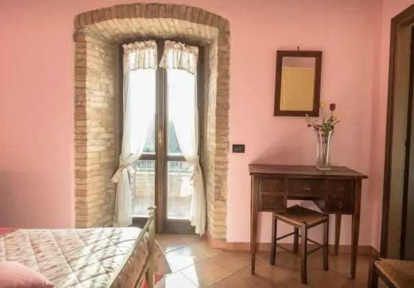 Comfort Tek Büyük Yataklı Oda, 1 Büyük (Queen) Boy Yatak, Özel Banyo, Bahçe Manzaralı (Rosa)