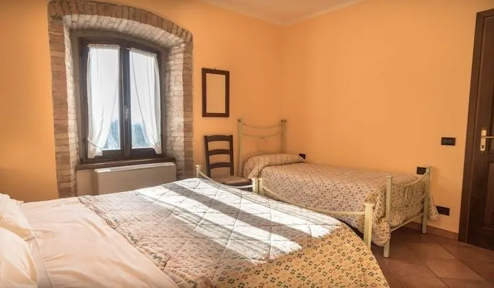 Luxury Üç Kişilik Oda, 1 Yatak Odası, Özel Banyo, Bahçe Manzaralı (Il Giglio)