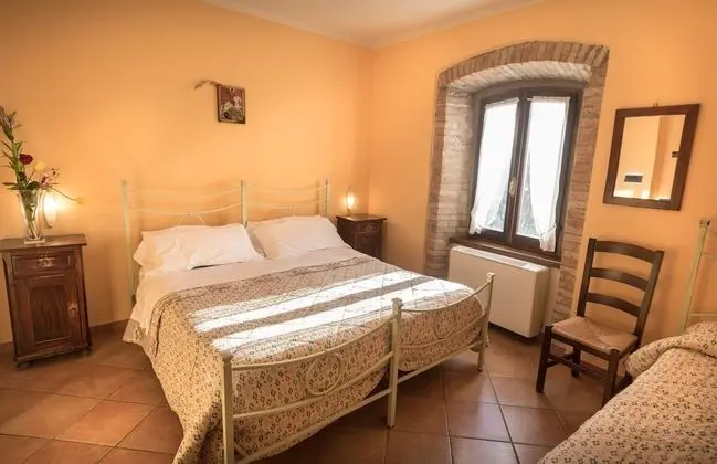 Luxury Üç Kişilik Oda, 1 Yatak Odası, Özel Banyo, Bahçe Manzaralı (Il Giglio)