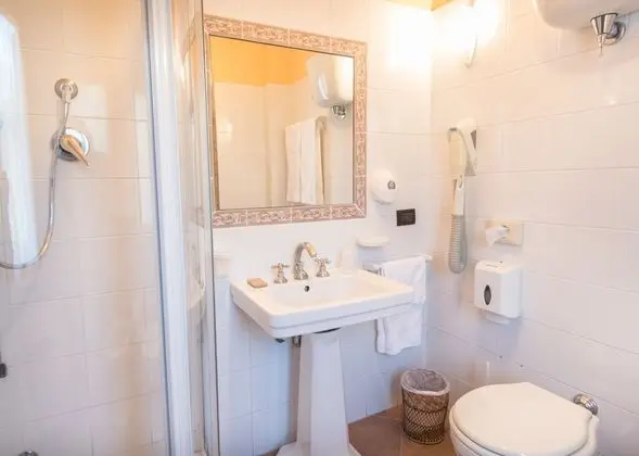 Luxury Üç Kişilik Oda, 1 Yatak Odası, Özel Banyo, Bahçe Manzaralı (Il Giglio)