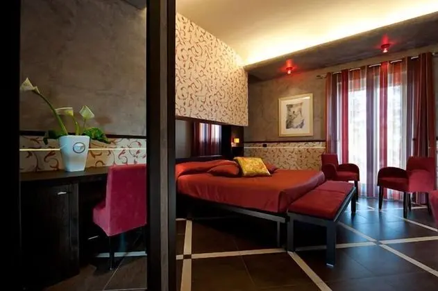 Junior Süit, Jakuzi