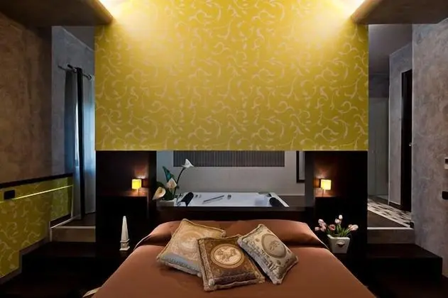 Junior Süit, Jakuzi