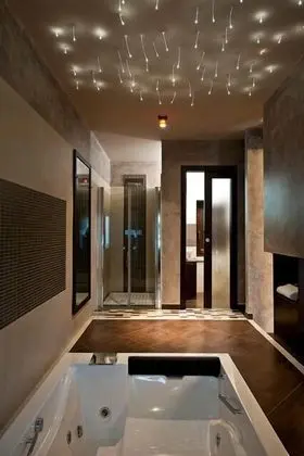 Junior Süit, Jakuzi