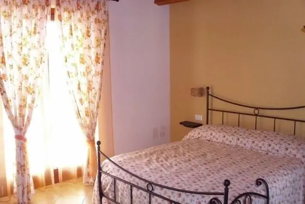 Family Tek Büyük veya İki Ayrı Yataklı Oda, 1 Yatak Odası, Bahçe Manzaralı