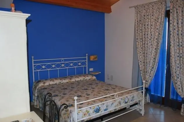 Family Tek Büyük veya İki Ayrı Yataklı Oda, 1 Yatak Odası, Bahçe Manzaralı