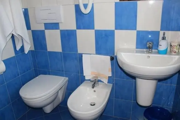 Family Tek Büyük veya İki Ayrı Yataklı Oda, 1 Yatak Odası, Bahçe Manzaralı