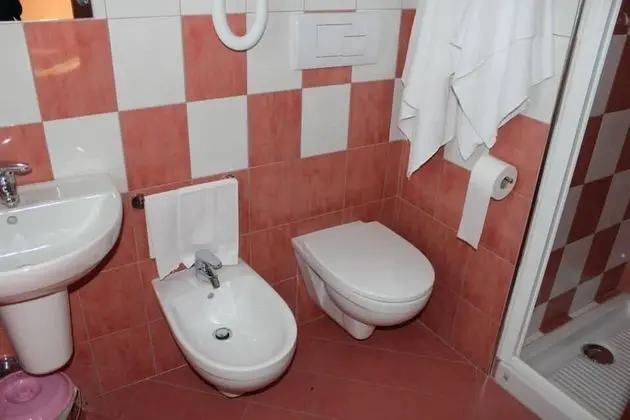 Family Tek Büyük veya İki Ayrı Yataklı Oda, 1 Yatak Odası, Bahçe Manzaralı