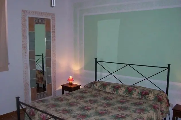 Standard Tek Büyük Yataklı Oda, Bahçe Manzaralı