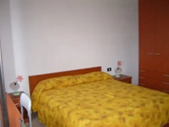 Classic Tek Büyük Yataklı Oda