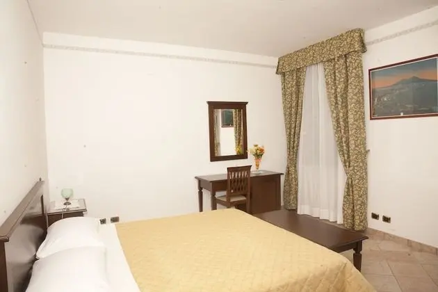 Tek Büyük Yataklı Oda, Balkon