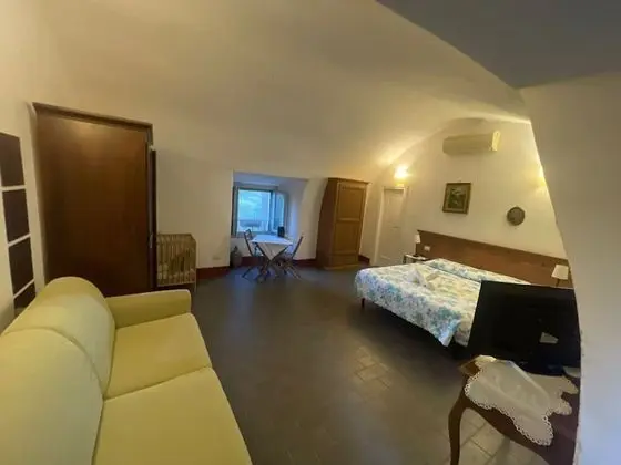 Standard Tek Büyük Yataklı Oda