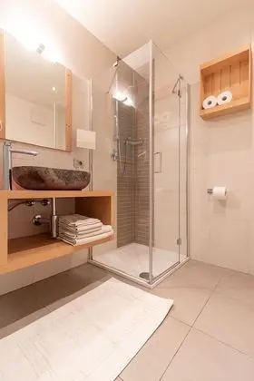 Tek Büyük veya İki Ayrı Yataklı Oda, Balkon