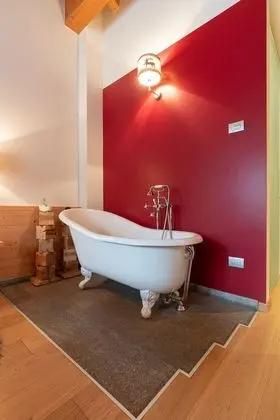 Tek Büyük veya İki Ayrı Yataklı Oda, Balkon