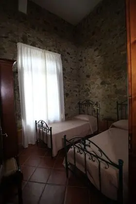 Apart Daire, 2 Yatak Odası, Küçük Mutfak (Navellina)