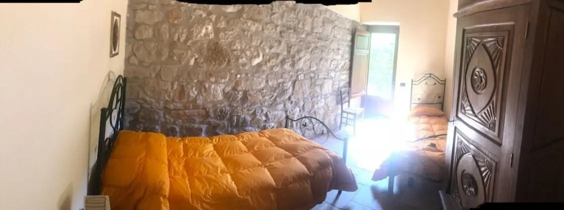 Basic Tek Büyük veya İki Ayrı Yataklı Oda, Ortak Banyo