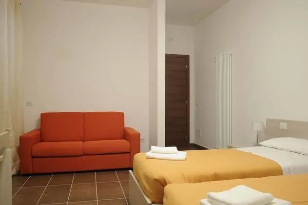 Üç Kişilik Oda, Birden Çok Yatak