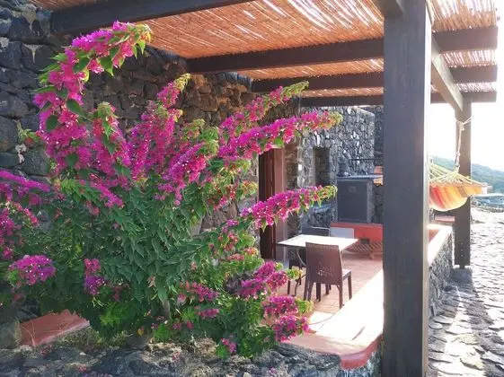 Standard Apart Daire, 1 Yatak Odası, Teras, Deniz Manzaralı (U Kharbè)