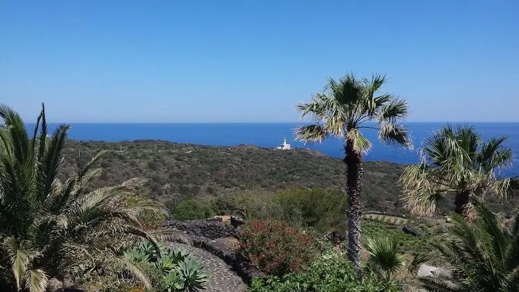 Standard Apart Daire, 1 Yatak Odası, Teras, Deniz Manzaralı (U Kharbè)