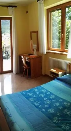 Tek Büyük veya İki Ayrı Yataklı Oda, Balkon