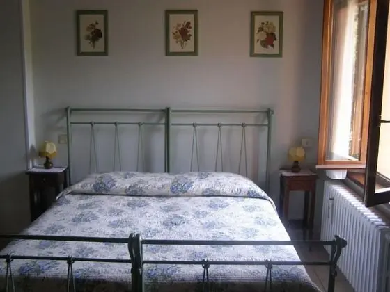 Büyük Yataklı Tek Kişilik Oda