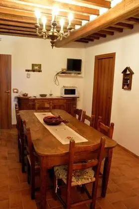 Basic Apart Daire, 2 Yatak Odası, Küçük Mutfak (Ribes)