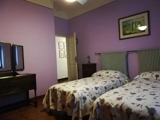 İki Ayrı Yataklı Oda, Ortak Banyo