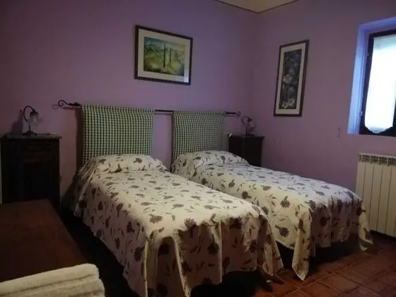 İki Ayrı Yataklı Oda, Ortak Banyo