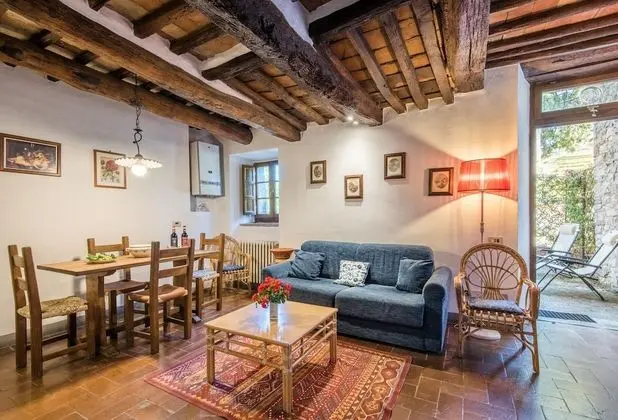 Apart Daire, 1 Yatak Odası, Küçük Mutfak (Iris)