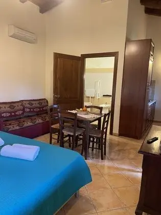 Stüdyo, Bahçe Manzaralı