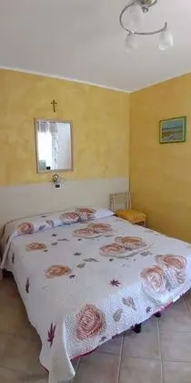 Tek Büyük veya İki Ayrı Yataklı Oda (4)