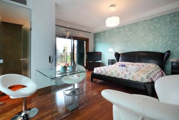 Deluxe Tek Büyük Yataklı Oda