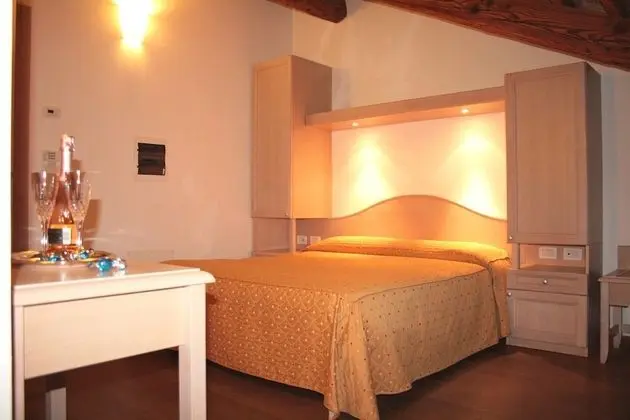 Tek Büyük veya İki Ayrı Yataklı Oda