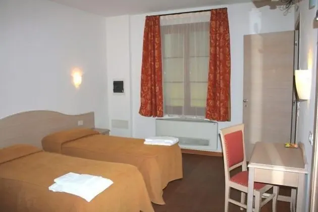 Tek Büyük veya İki Ayrı Yataklı Oda