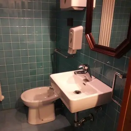 Basic Tek Büyük Yataklı Oda, Özel Banyo, Avlu Manzaralı