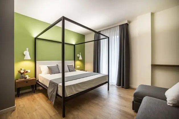 Superior Tek Büyük veya İki Ayrı Yataklı Oda, Balkon, Üzüm Asması Manzaralı