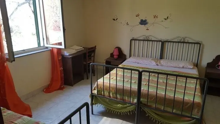 Büyük Yataklı Tek Kişilik Oda