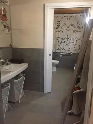 Tek Büyük Yataklı Oda, 1 Çift Kişilik Yatak, Engellilere Uygun (PAPAVERI)